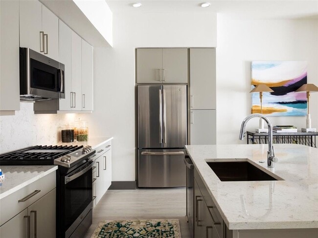 Building Photo - 4641 Montrose Blvd