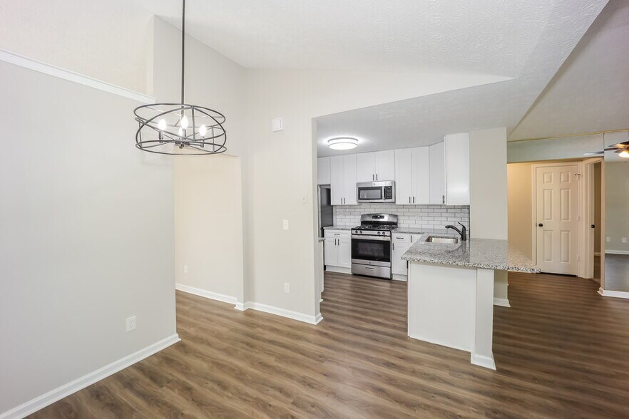 Building Photo - 320 Emerald Green Ct