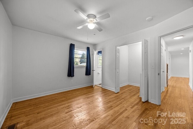 Building Photo - 136 Kent Dr