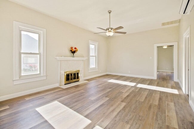 Building Photo - Pendegast House-ADU