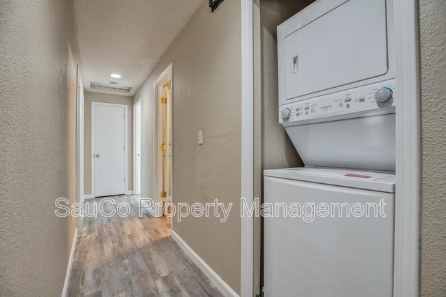 Building Photo - 2423 NW 3rd Ave