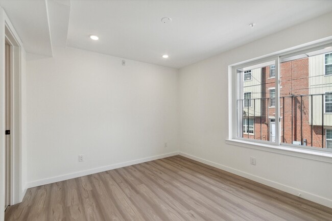 Building Photo - 1338 N 15th St