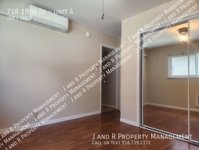 Building Photo - 718 19th St