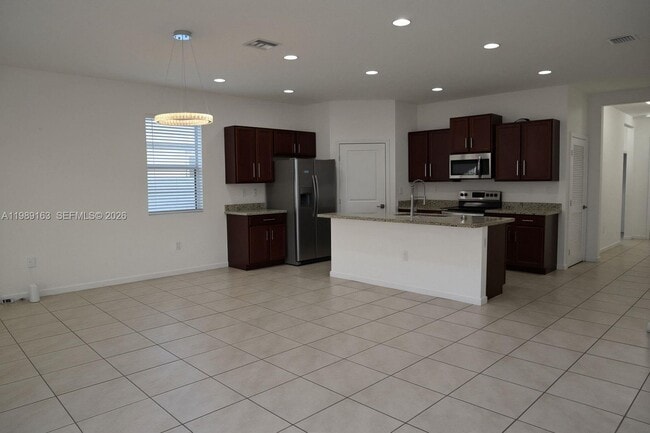 Building Photo - 27440 SW 135th Ave Rd