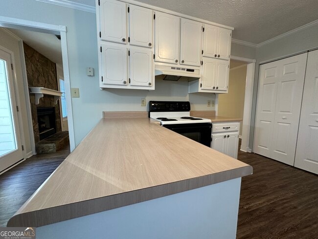 Building Photo - 345 Cornwallis Way