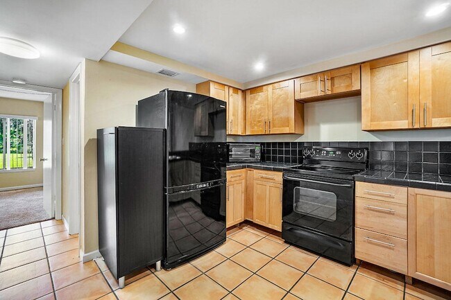 Building Photo - 6559 Chasewood Dr