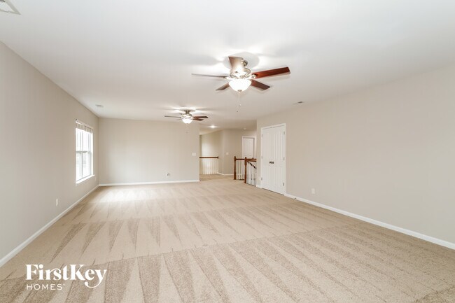 Building Photo - 3012 Canopy Dr