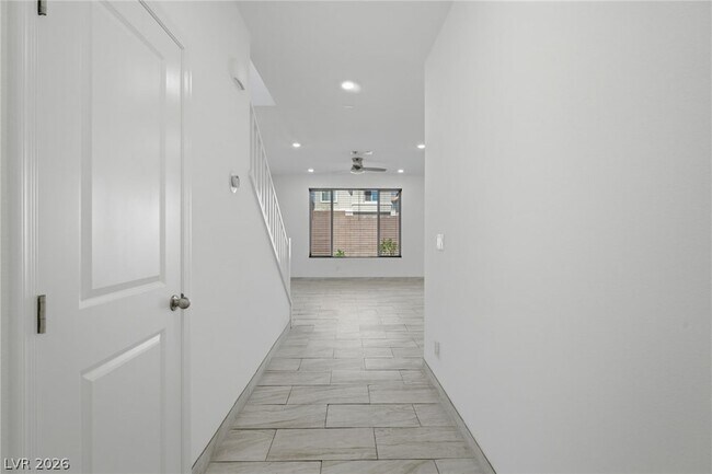 Building Photo - 8025 Texas Hls St