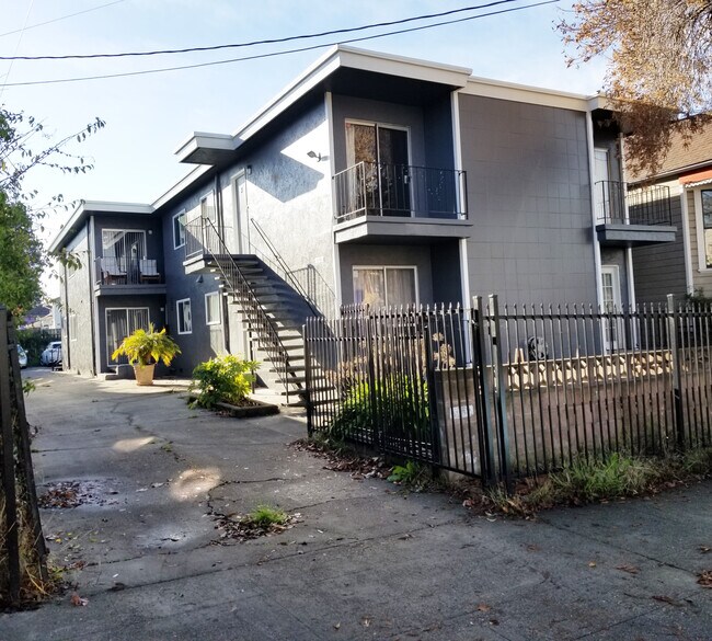 Building Exterior - 1634 63rd St