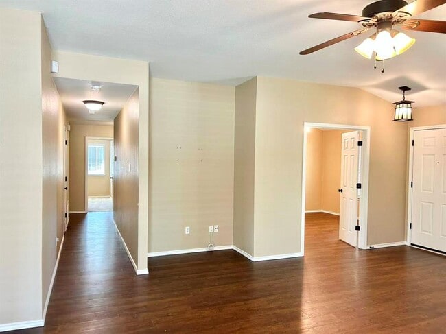 Building Photo - 14803 Snelling Dr