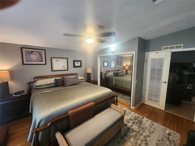 Building Photo - 24921 Pine Hill