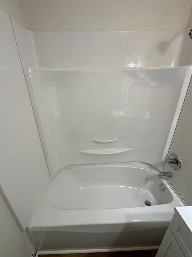Building Photo - One bedroom apartment with lots of updates!