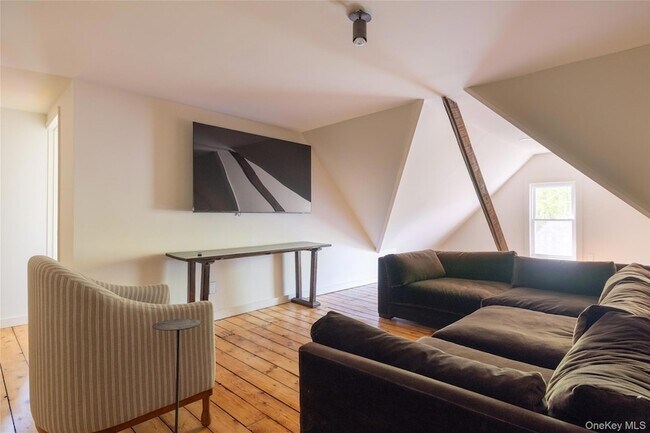 Building Photo - 1777 NY-9G