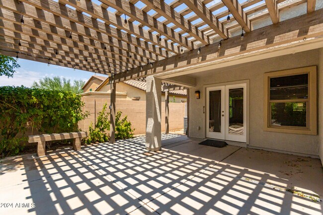Building Photo - 10847 W Avenida Del Rey