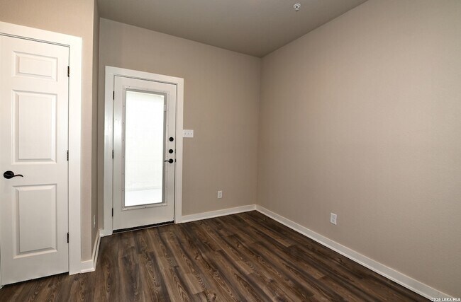 Building Photo - 11318 Clearmine St