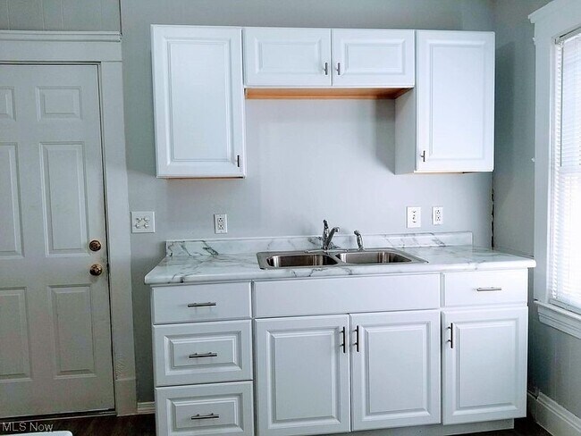 Building Photo - 4249 W 50th St