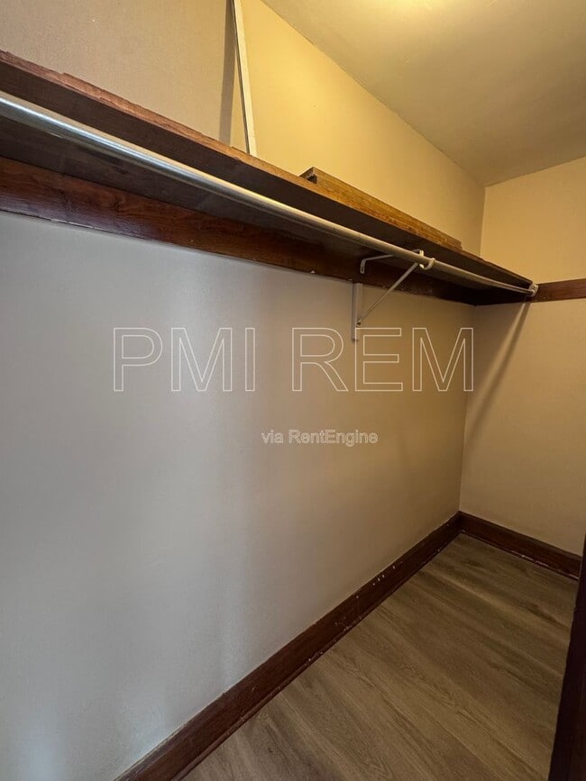 Building Photo - 1023 Harrison Ave SW