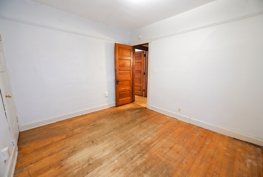 Building Photo - 410 W Mifflin St
