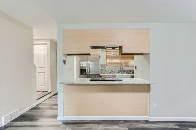 Building Photo - Charming 3 Bedroom 2 Bath Townhome In Aurora!