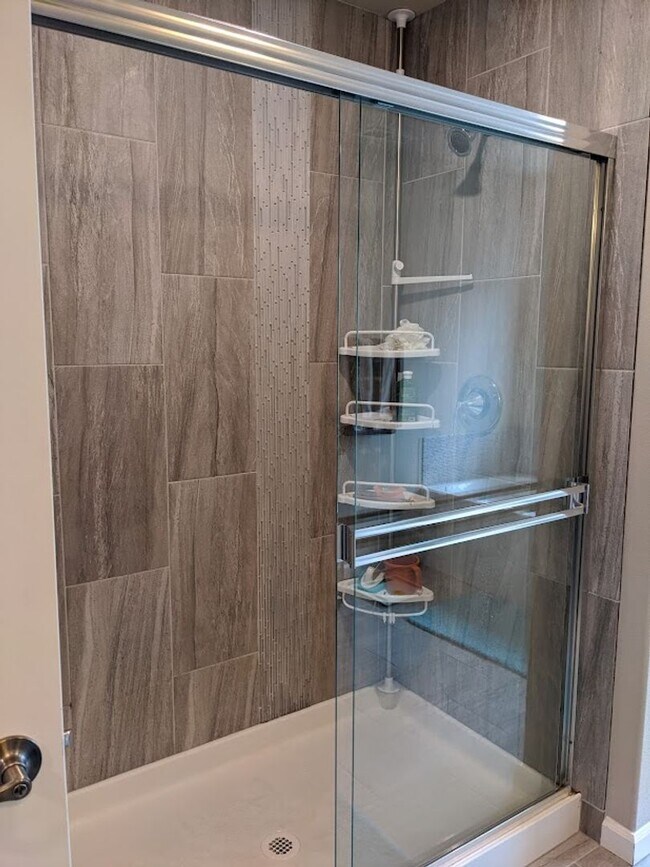 Building Photo - North Creek 4 Bedroom Home