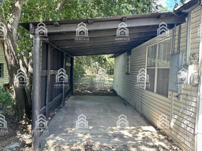 Building Photo - 708 Grayson St