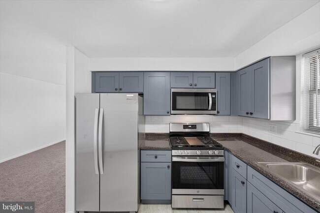 Building Photo - 2261 Strahle St