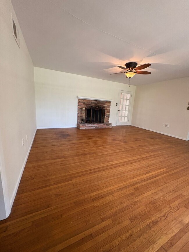 Building Photo - 2BR/2BA Home with Preserve View + Tennis C...