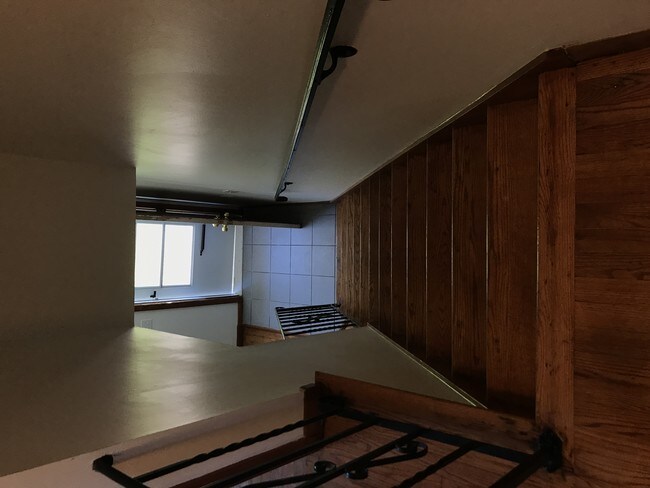 Building Photo - 143 Franklin Rd