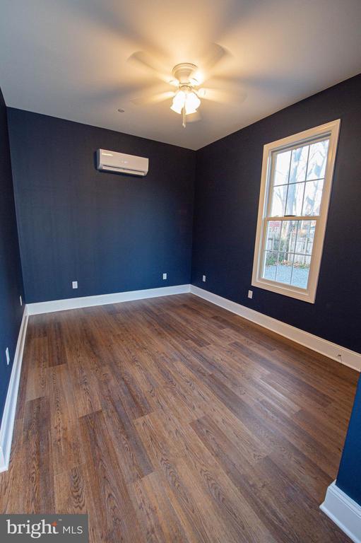 Building Photo - 106 Colonial Ct