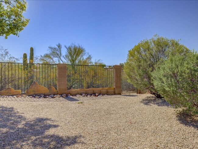 Building Photo - 3 Bed/2 Bath- GREAT Location Near Downtown