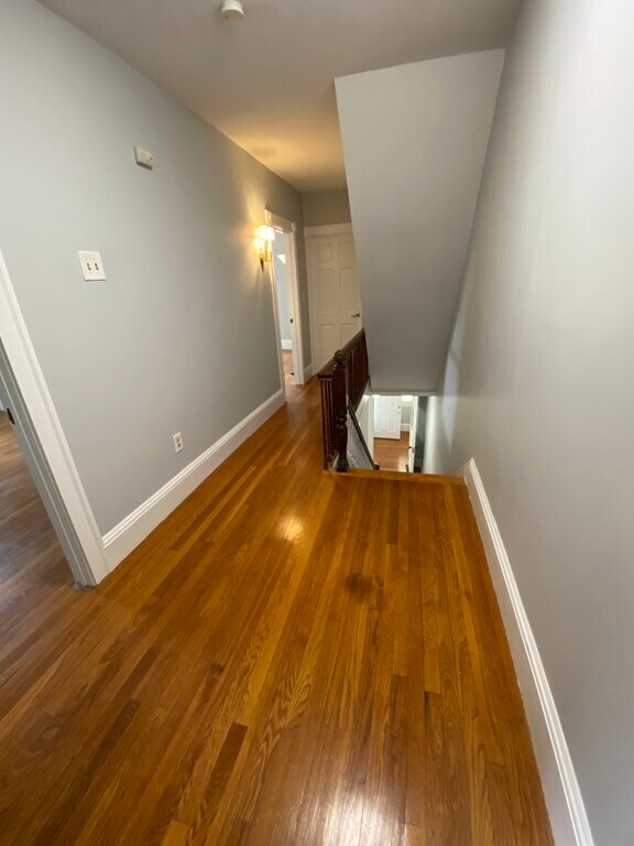 Building Photo - 12 Avon St