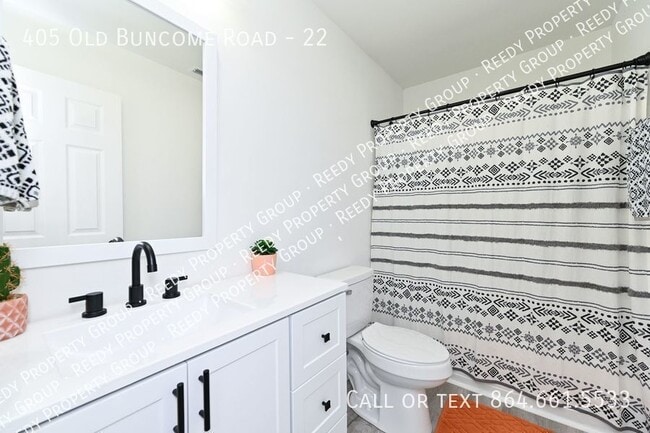 Building Photo - 405 Old Buncombe Rd