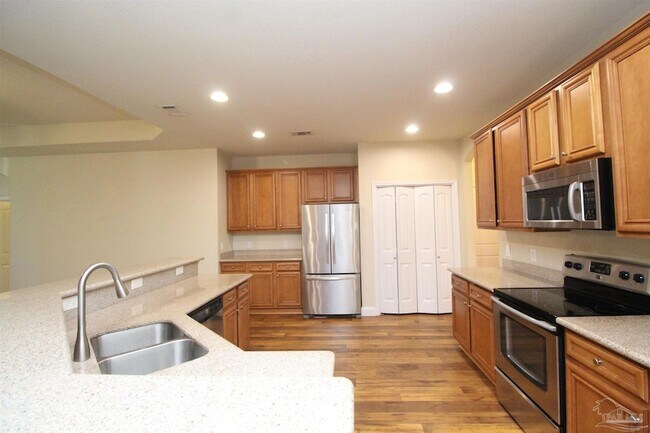 Building Photo - 7498 Deck Ln