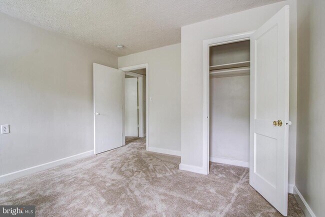 Building Photo - 6120 41st Ave