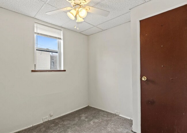 Building Photo - 1511 S Hollywood St