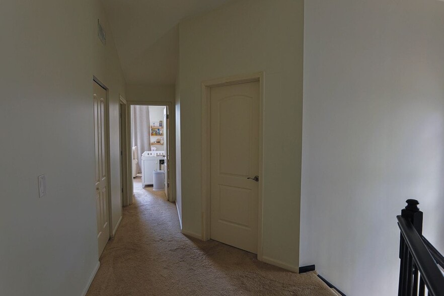 Building Photo - 1049 Talbots Ln