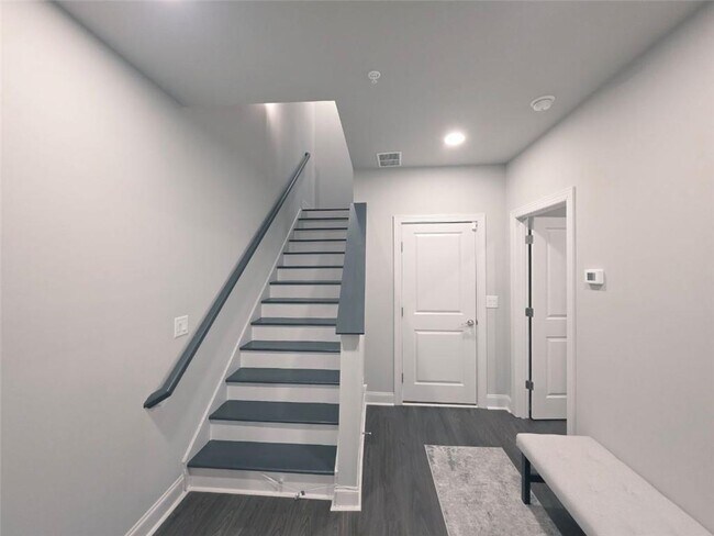 Building Photo - 8020 Linfield Way