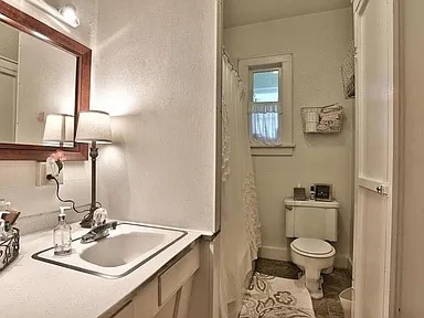 Building Photo - 509 E Washington St