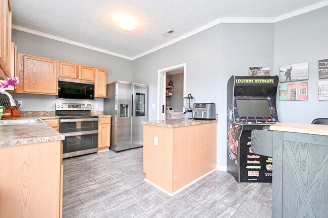 Building Photo - 5469 Fairford Ct