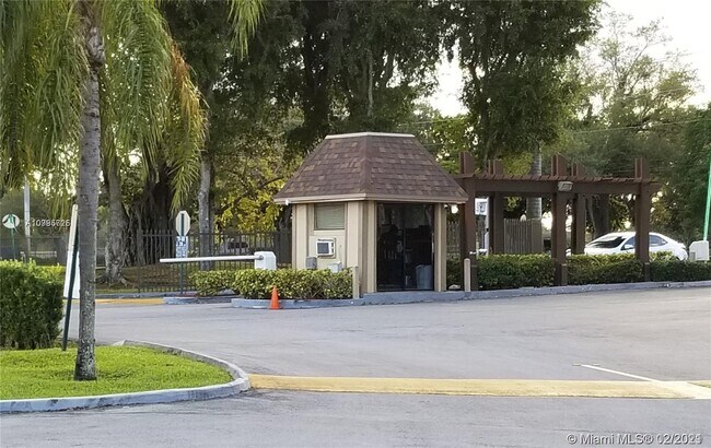 Building Photo - 8005 SW 107th Ave