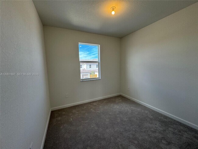 Building Photo - 26422 SW 148th Ct