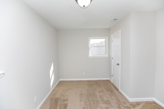 Building Photo - Spacious Home Near Bow Creek & Lynnhaven Mall