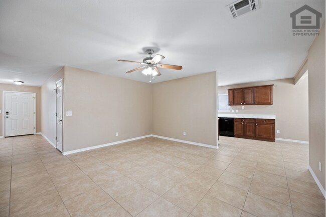 Building Photo - 3Bed/2Bath House at Thunderbird/59th Ave! Ready for Immediate Move-In! – RV GATE!