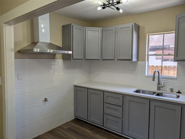 Building Photo - 7116 Avenue F