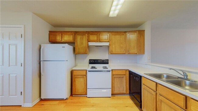 Building Photo - 1511 Hollow Hill Dr