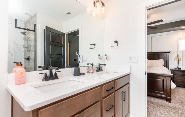 Building Photo - Do Not Miss this Beautiful piece of property.