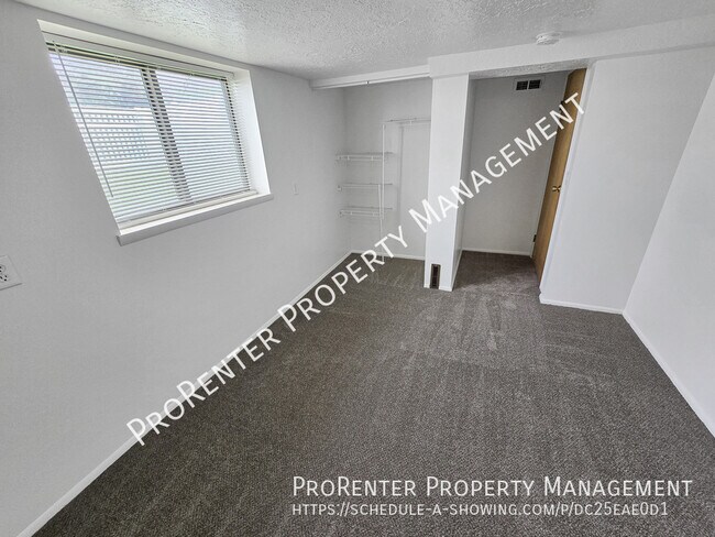 Building Photo - 239 E 975 S