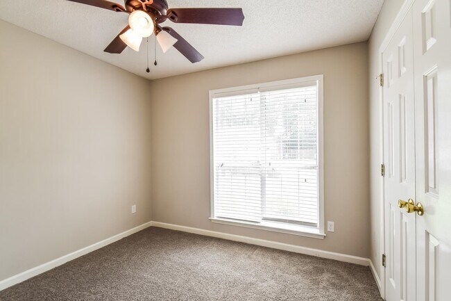 Building Photo - 7860 Freehold Dr