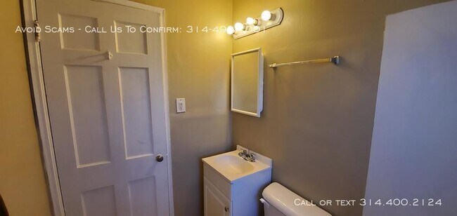 Building Photo - 7905 Bloom Dr