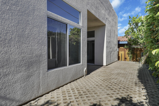 Building Photo - 51220 Avenida Carranza